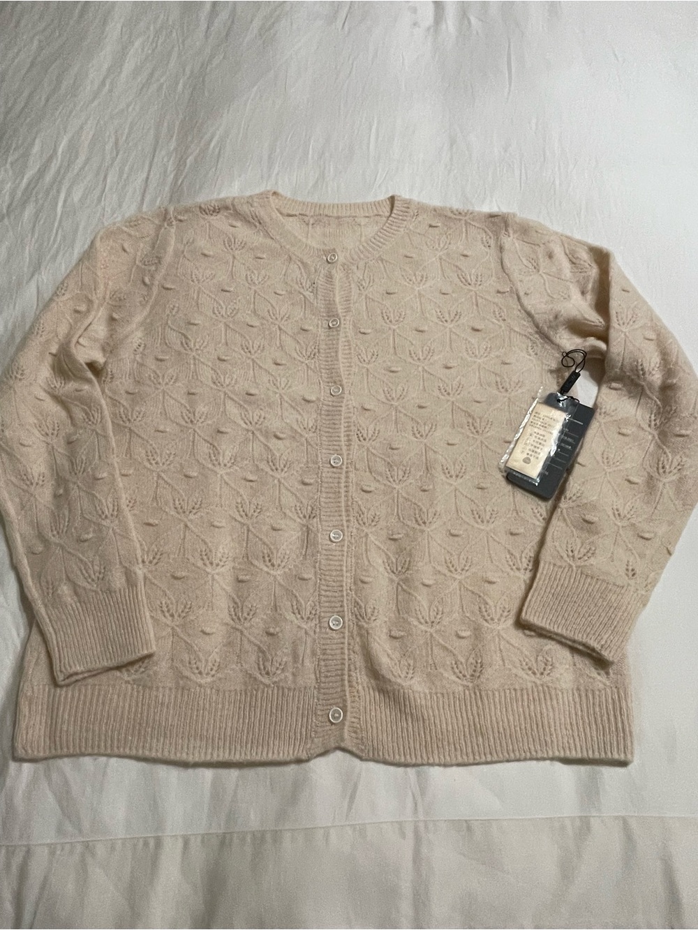 100% Merino Wool Pointelle Knit Cardigan Sweater Cream Leaf - Picture 9 of 12